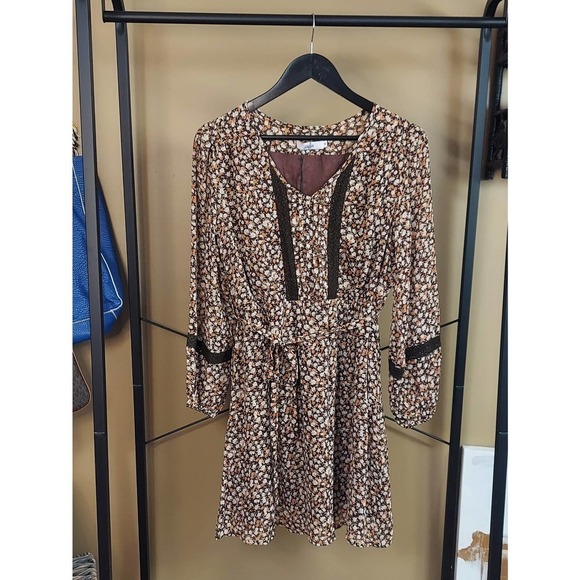 Calie Paris Floral Dress Size M - Picture 4 of 16